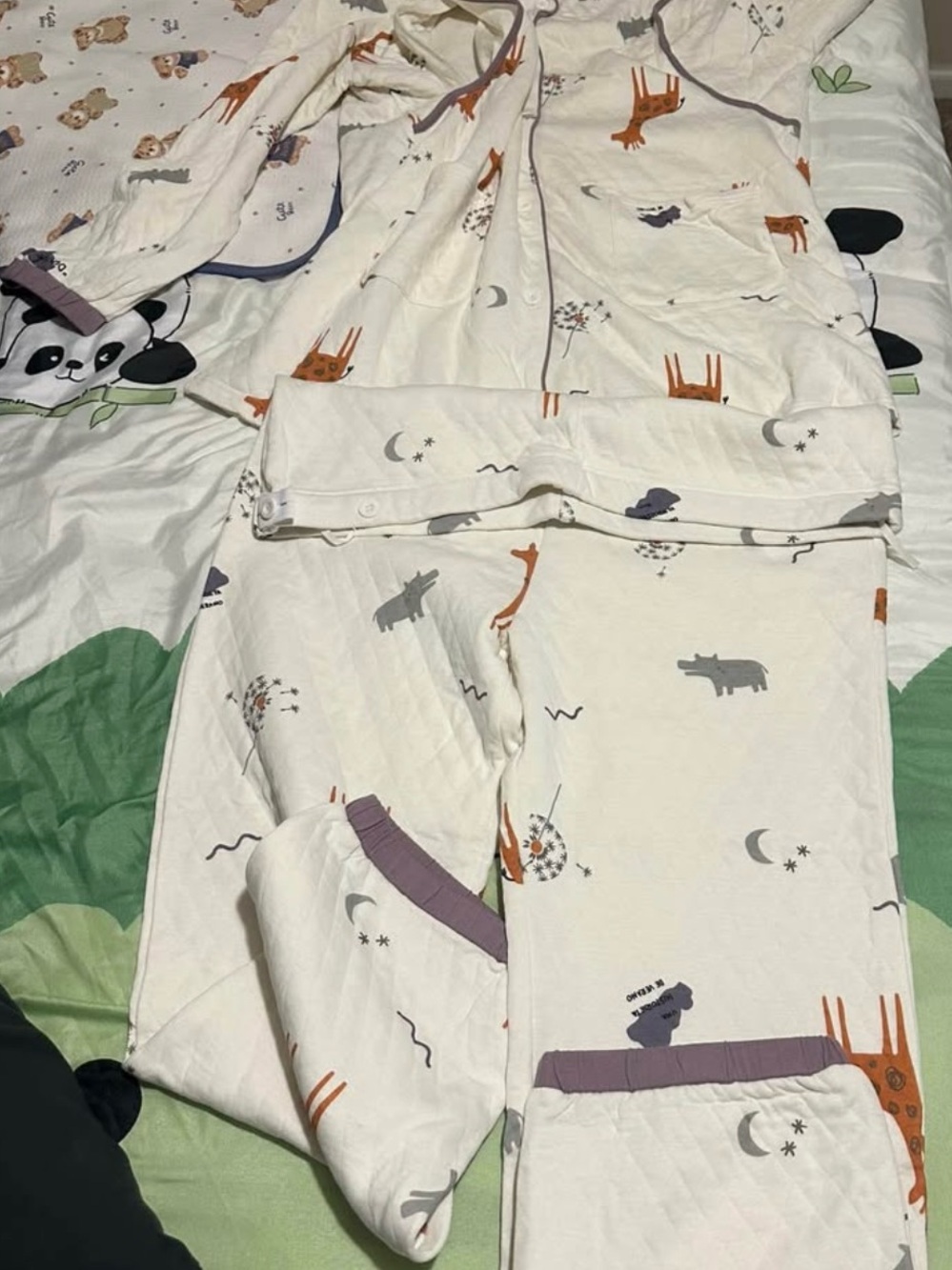 Cream feeding pajamas size asian L 165/92b